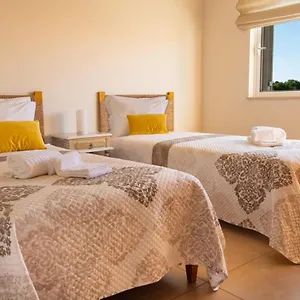 casa-moreira-espacosa-moradia-v4-em-lagos.hotelaalgarve.com/